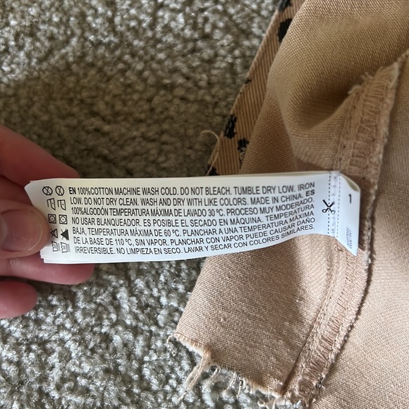 Forever 21 Cropped Distressed Leopard Print Denim Jacket | Size L - Picture 6 of 9